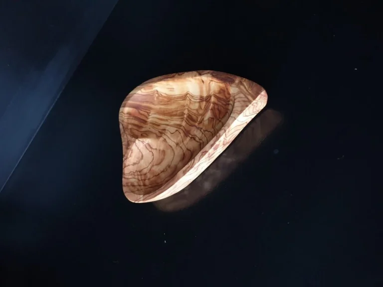 Olive wood presentation dish